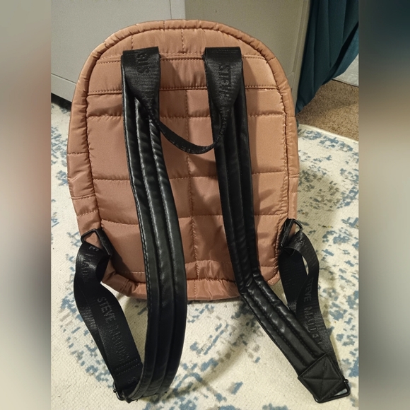 Steve Madden back pack - Picture 7 of 7